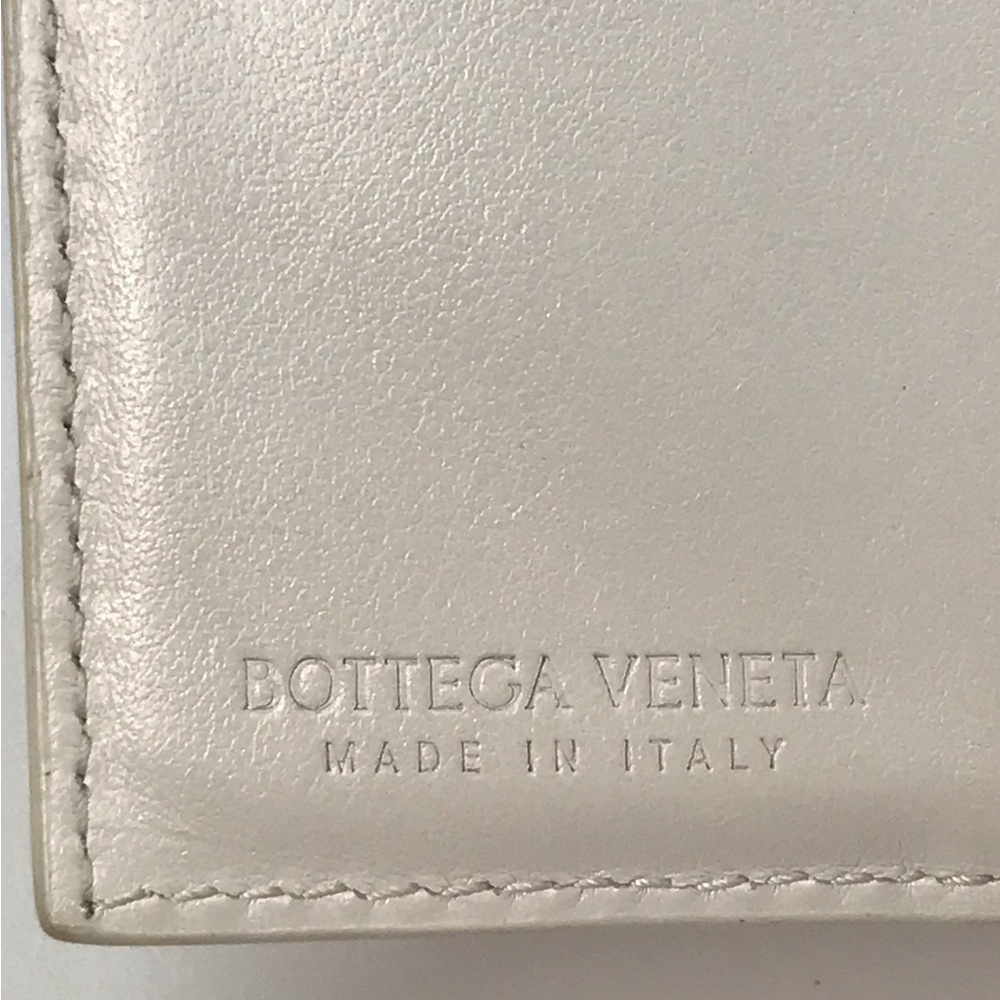 Bottega Veneta Intrecciato Lambskin Leather Wallet ๐ - Picture 10 of 17